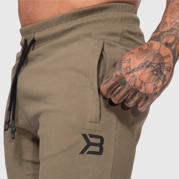 miesten housut läheltä tapered joggers